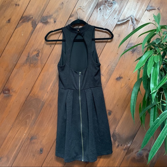 Silence + Noise Black Patterned High Neck Dress - Picture 2 of 7